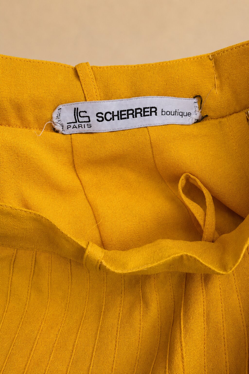 Jupe plissée vintage Jean-Louis Scherrer Boutique Paris jaune soleil