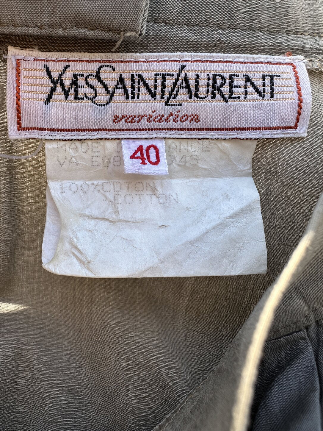 Jupe évasée Yves Saint Laurent en coton kaki – Détails fuchsia authentiques vintage