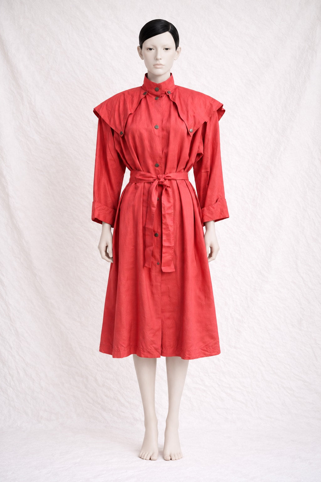 Trench Christian Dior en soie rouge vintage authentique circa 70s
