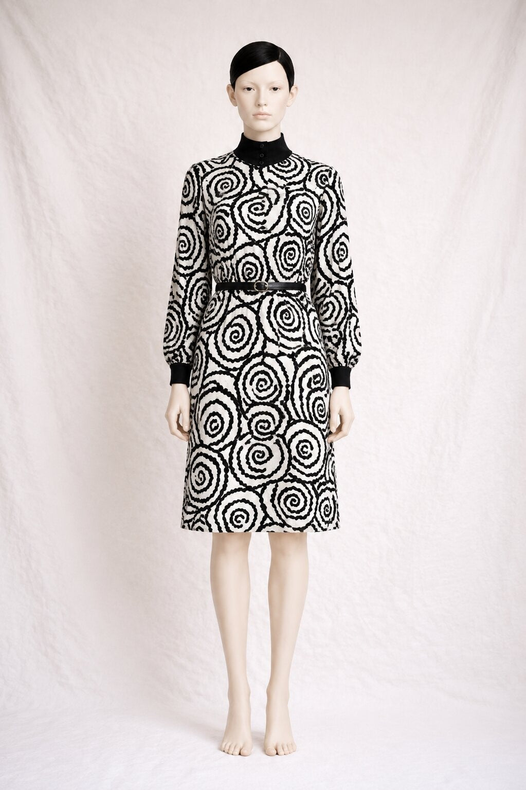Robe en soie noire et blanche vintage authentique Louis Féraud