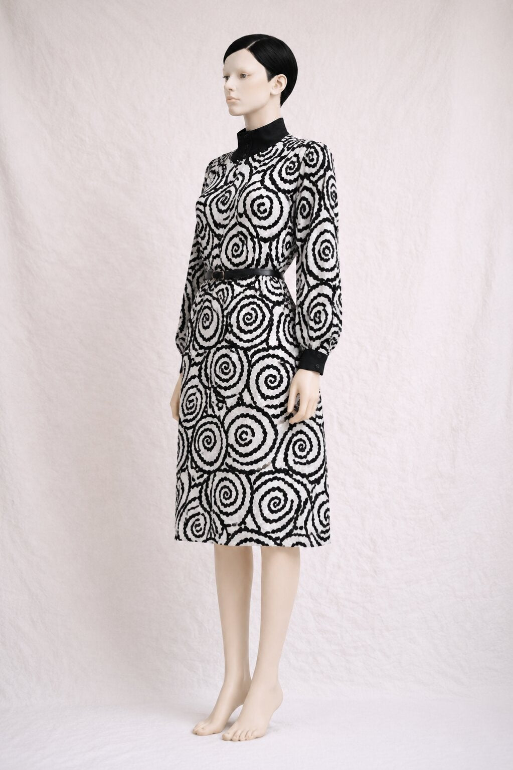 Robe en soie noire et blanche vintage authentique Louis Féraud