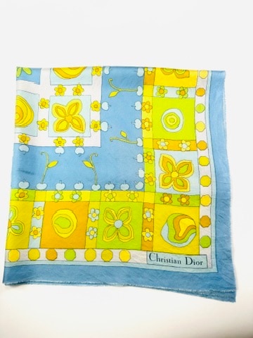 Carré Christian Dior en soie bleu et jaune motif floral vintage authentique