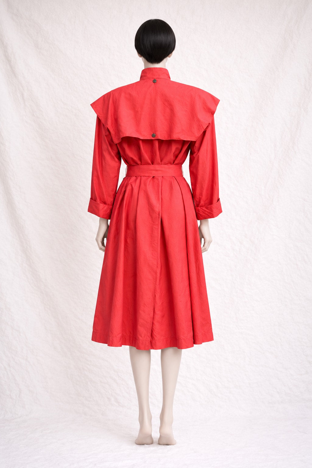 Trench Christian Dior en soie rouge vintage authentique circa 70s