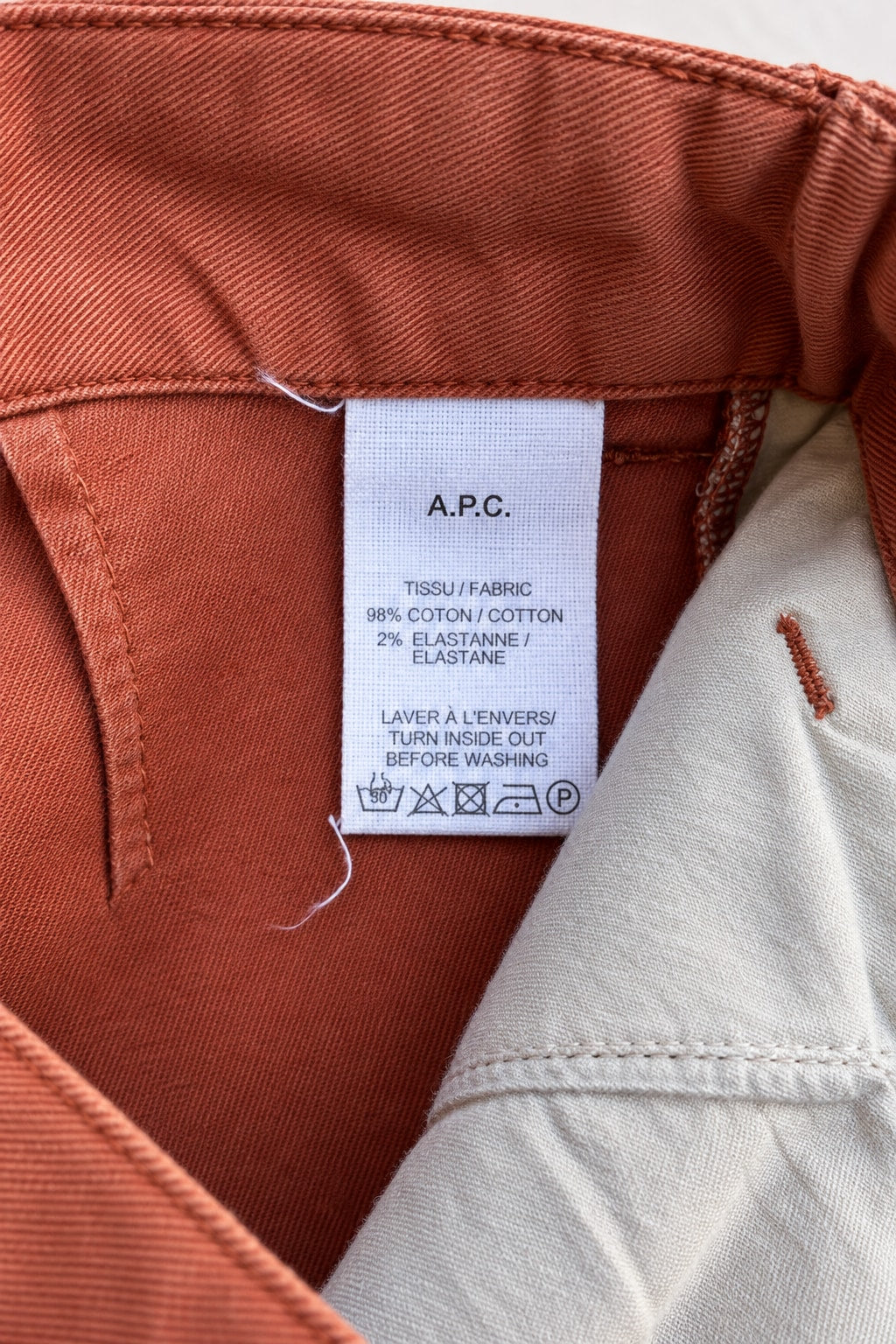 Pantalon A.P.C. en coton terracotta