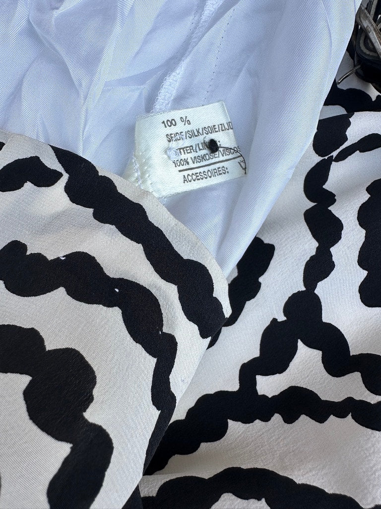 Robe en soie noire et blanche vintage authentique Louis Féraud