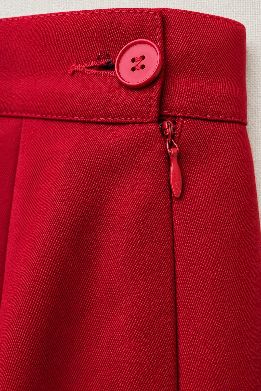 Jupe Crayon Vintage Authentique Yves Saint Laurent en Laine Rouge