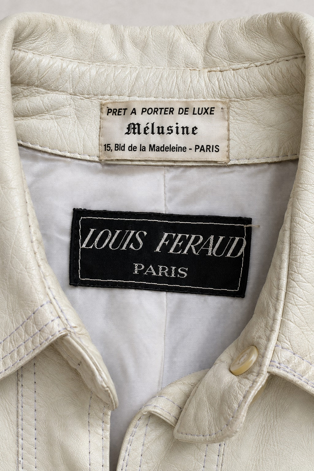 Trench Louis Féraud en cuir crème vintage authentique