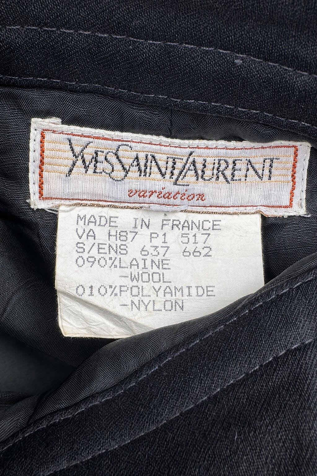 Jupe crayon Yves Saint Laurent en laine noire vintage authentique