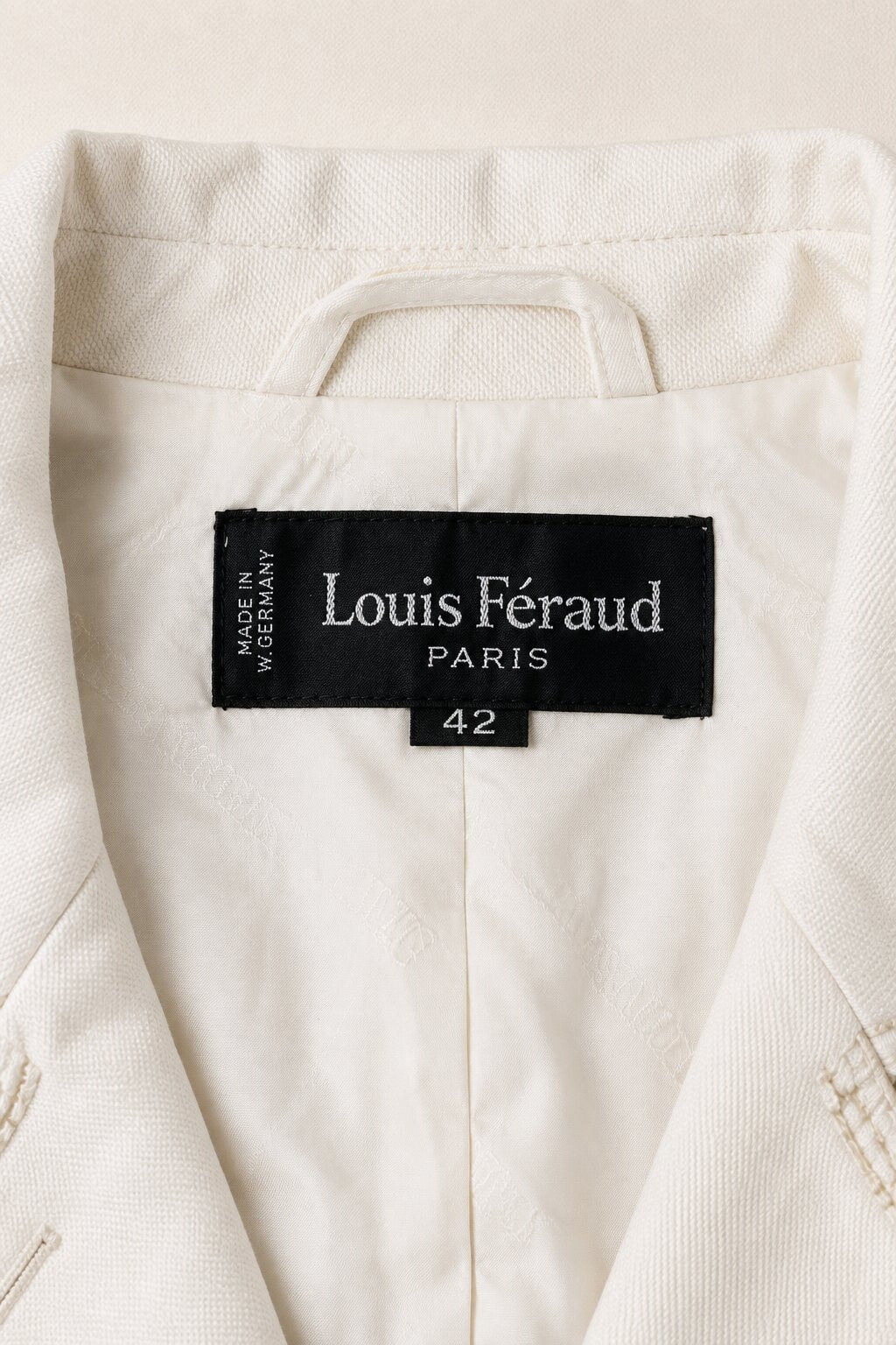 Authentic Vintage Ecru Blazer in Viscose by Louis Féraud