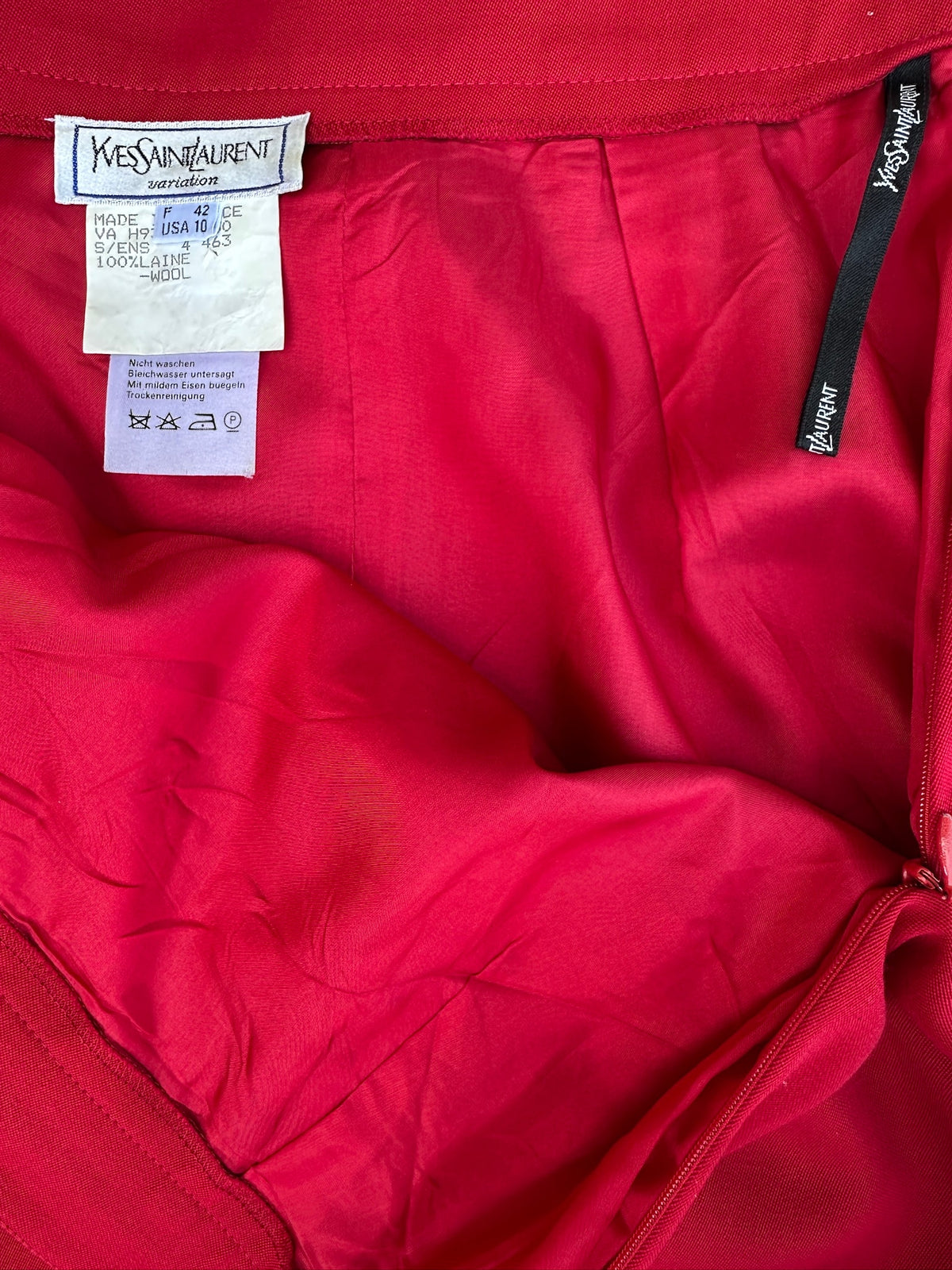 Jupe Crayon Vintage Authentique Yves Saint Laurent en Laine Rouge