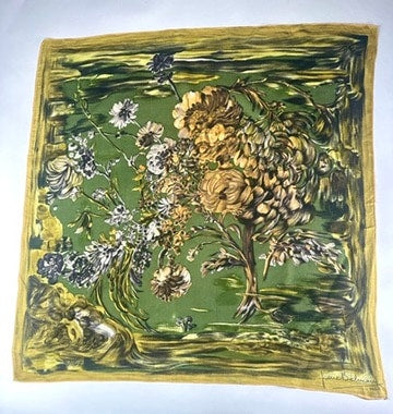 Carré Pierre Balmain en soie verte et jaune motif automne floral vintage authentique
