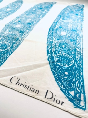 Carré Christian Dior en coton bleu et blanc motif floral vintage authentique