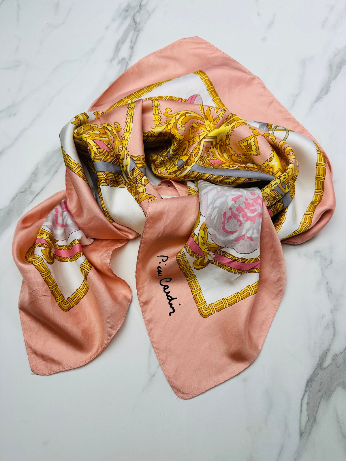 Grand foulard en soie Pierre Cardin rose et crème avec motif floral vintage authentique