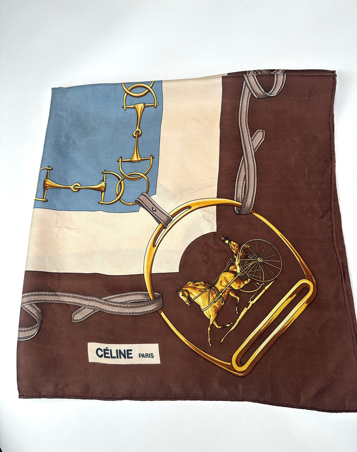 Grand carré Céline en soie marron et bleu motif équestre vintage authentique
