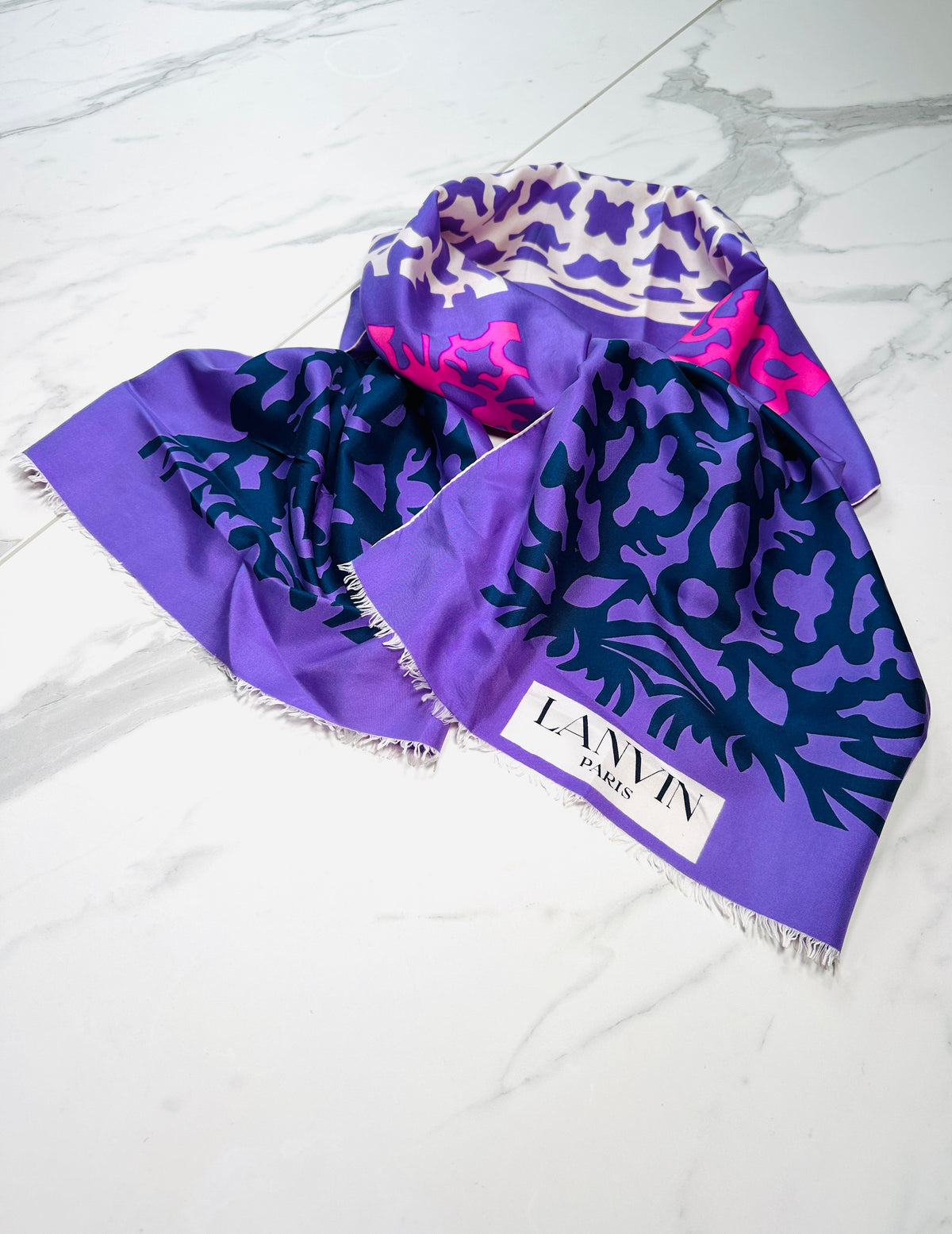 Foulard Lanvin Vintage Authentique en Soie à Motif Abstrait Violet et Rose
