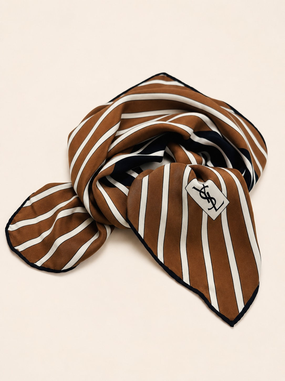 Foulard en soie vintage authentique Yves Saint Laurent marron et crème à motif rayé