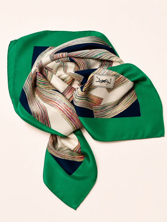Grand foulard Yves Saint Laurent en soie verte et bleu marine avec motif abstrait vintage authentique