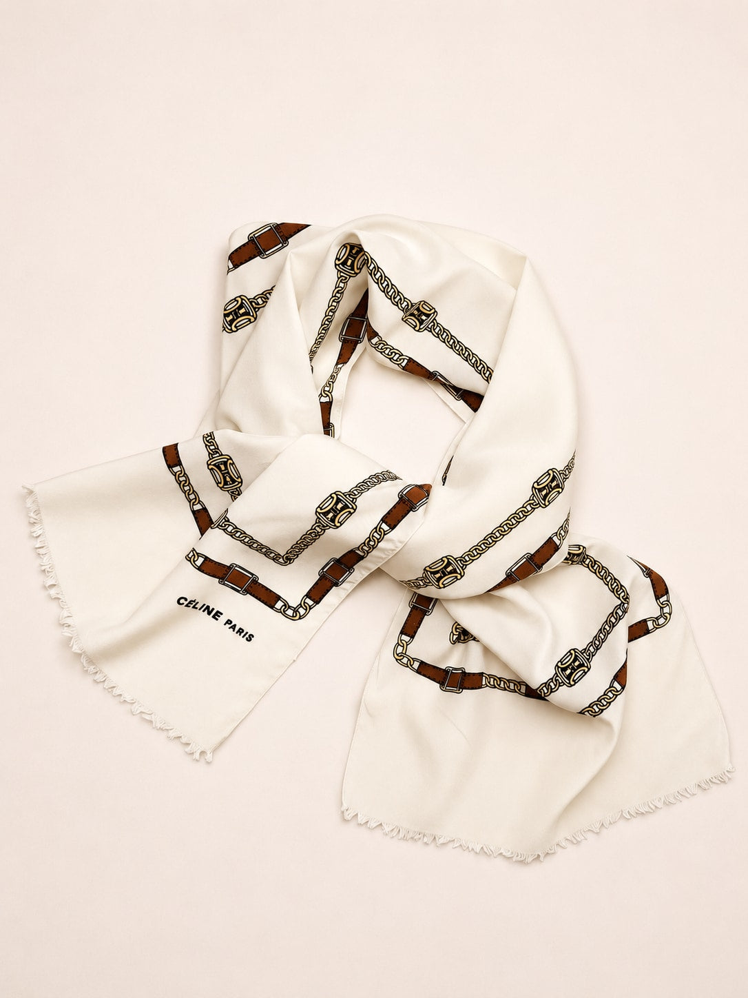 Foulard Céline en crêpe de soie crème et marron avec motif chaîne vintage