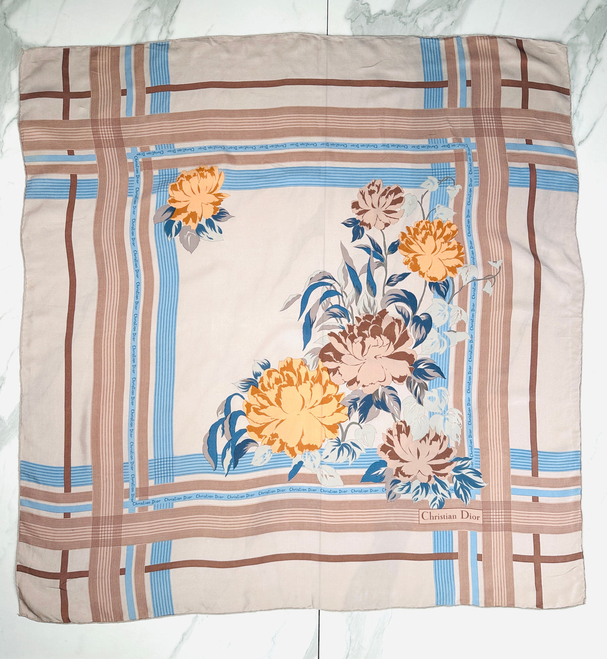 Carré Christian Dior en soie beige motif floral vintage authentique