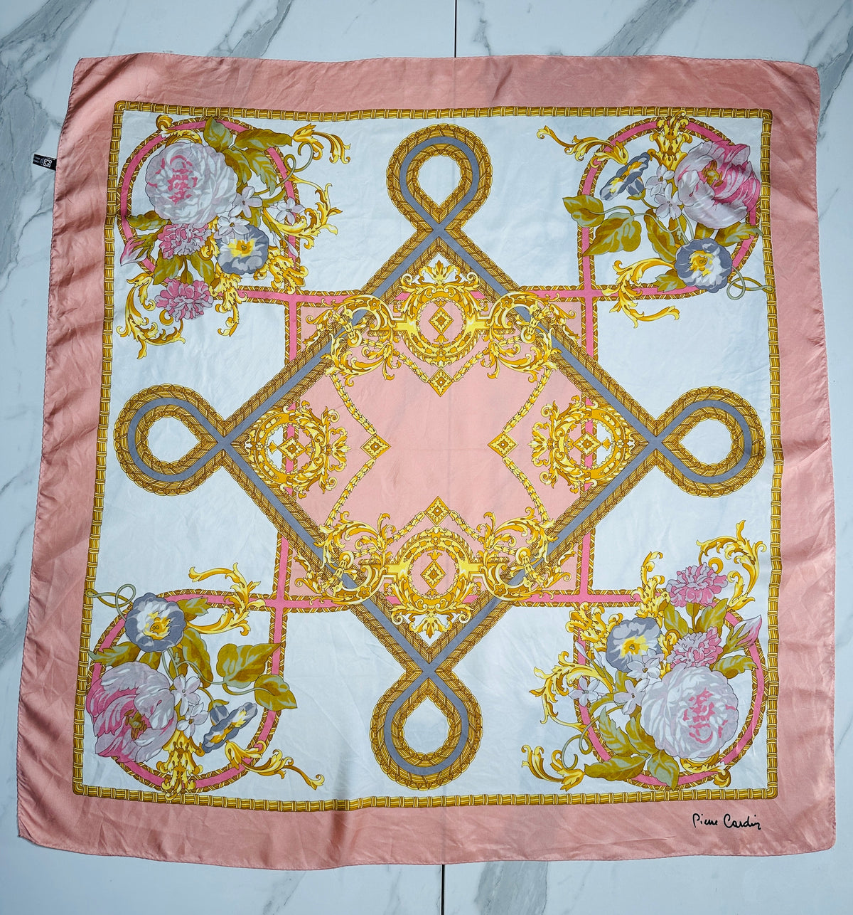 Grand foulard en soie Pierre Cardin rose et crème avec motif floral vintage authentique