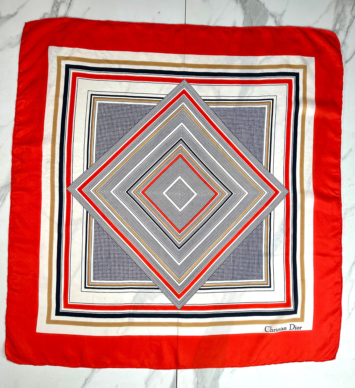 Carré Christian Dior en soie rouge et ivoire motif géométrique vintage authentique