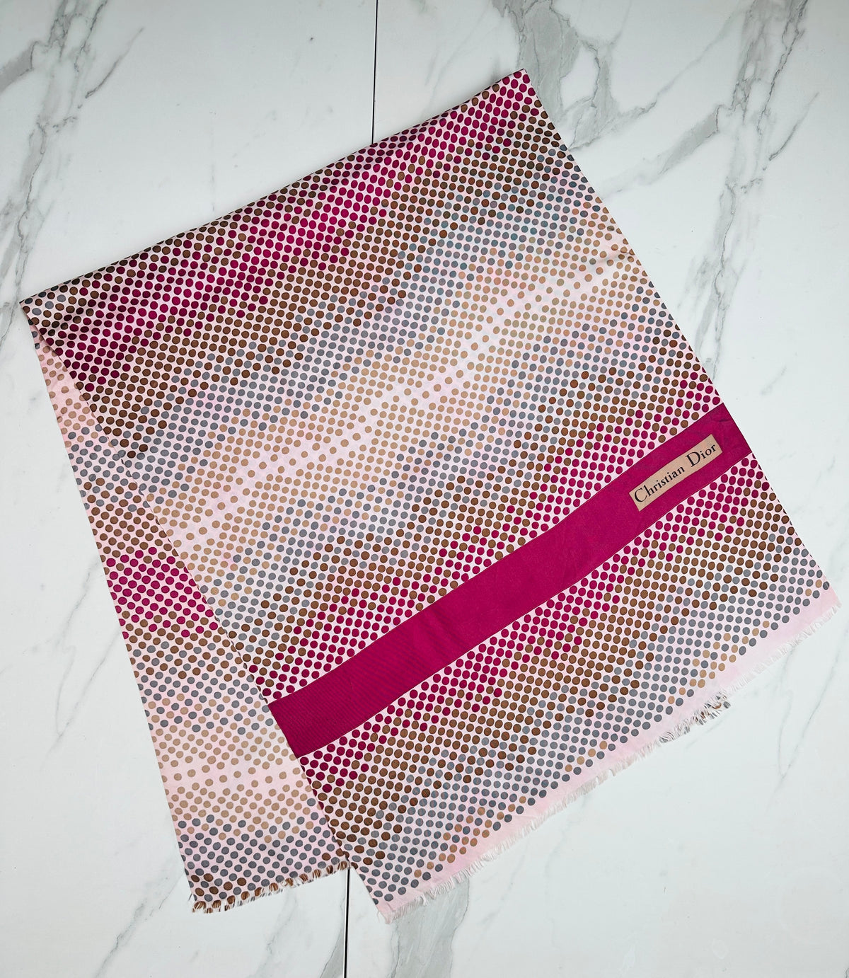 Foulard en soie à pois rose et bordeaux Christian Dior vintage authentique