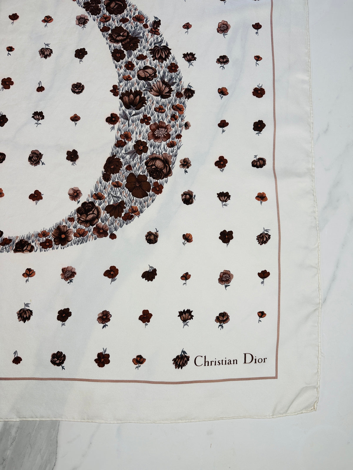Carré Christian Dior en soie motif D floral vintage authentique