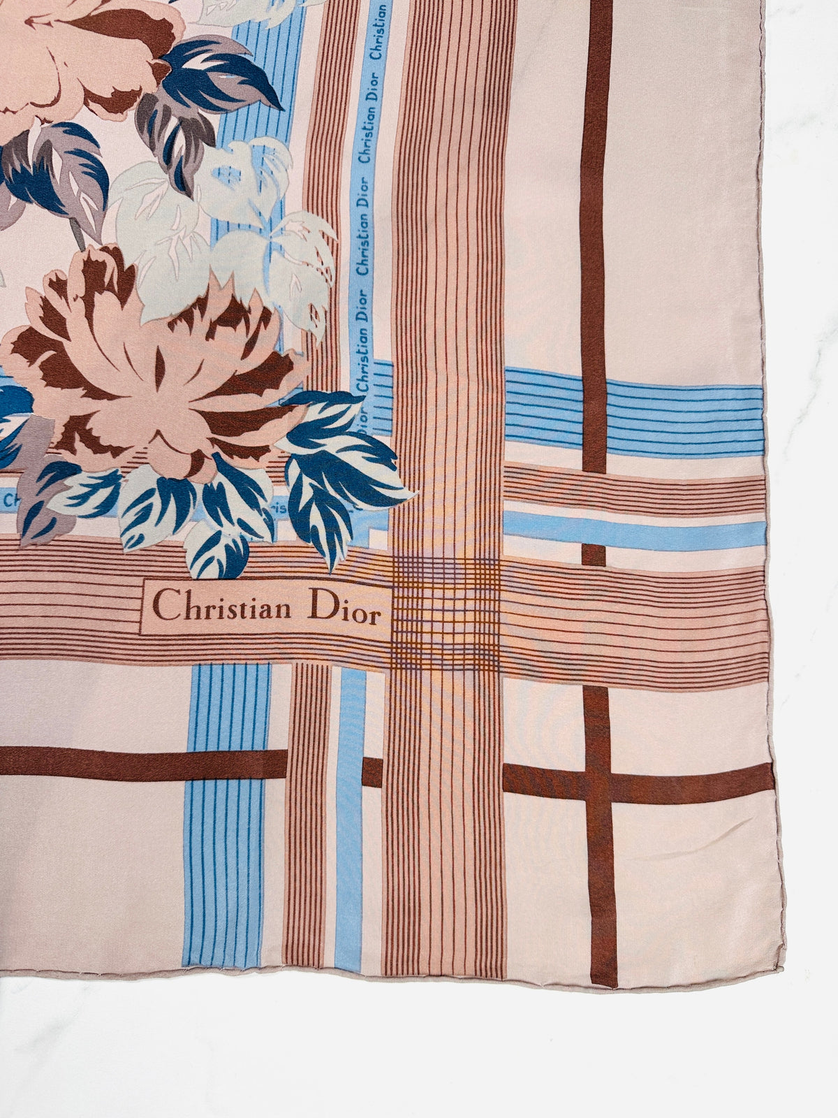 Carré Christian Dior en soie beige motif floral vintage authentique