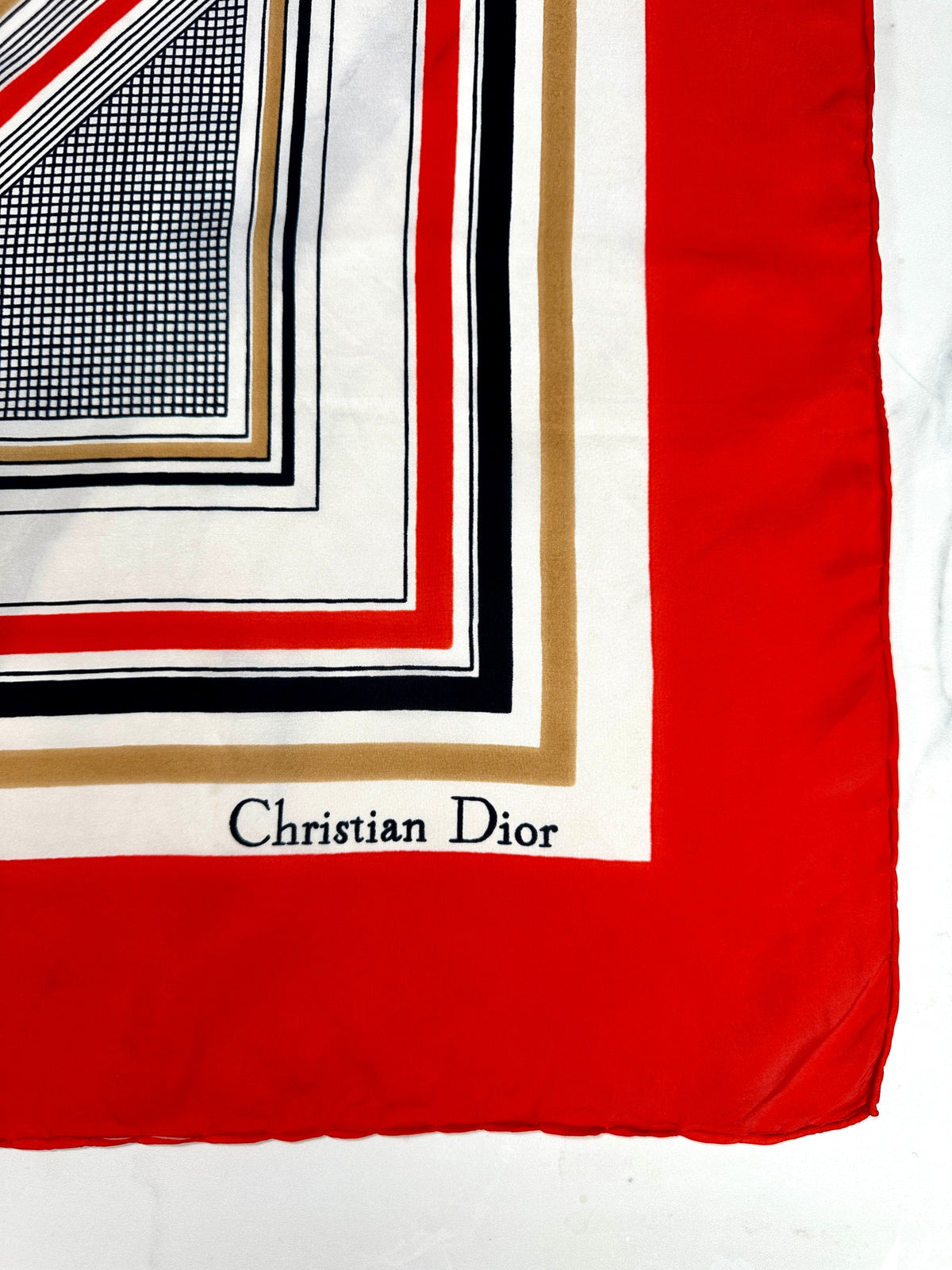 Carré Christian Dior en soie rouge et ivoire motif géométrique vintage authentique