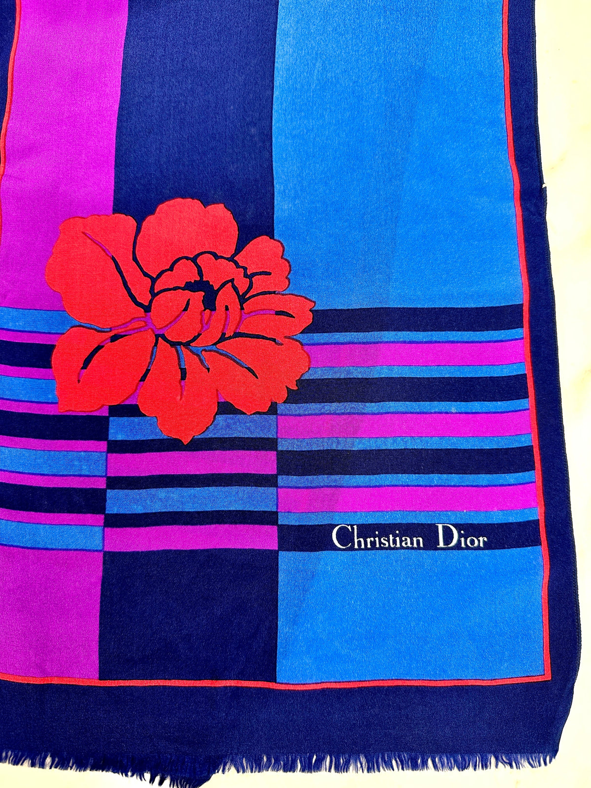 Foulard en soie vintage authentique Christian Dior à motif floral bleu et violet