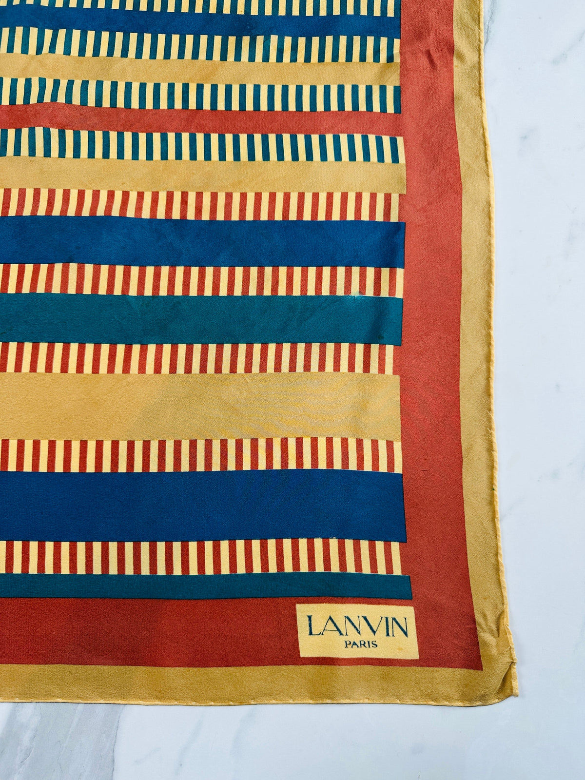 Foulard en soie vintage authentique Lanvin à motif rayé marron et beige