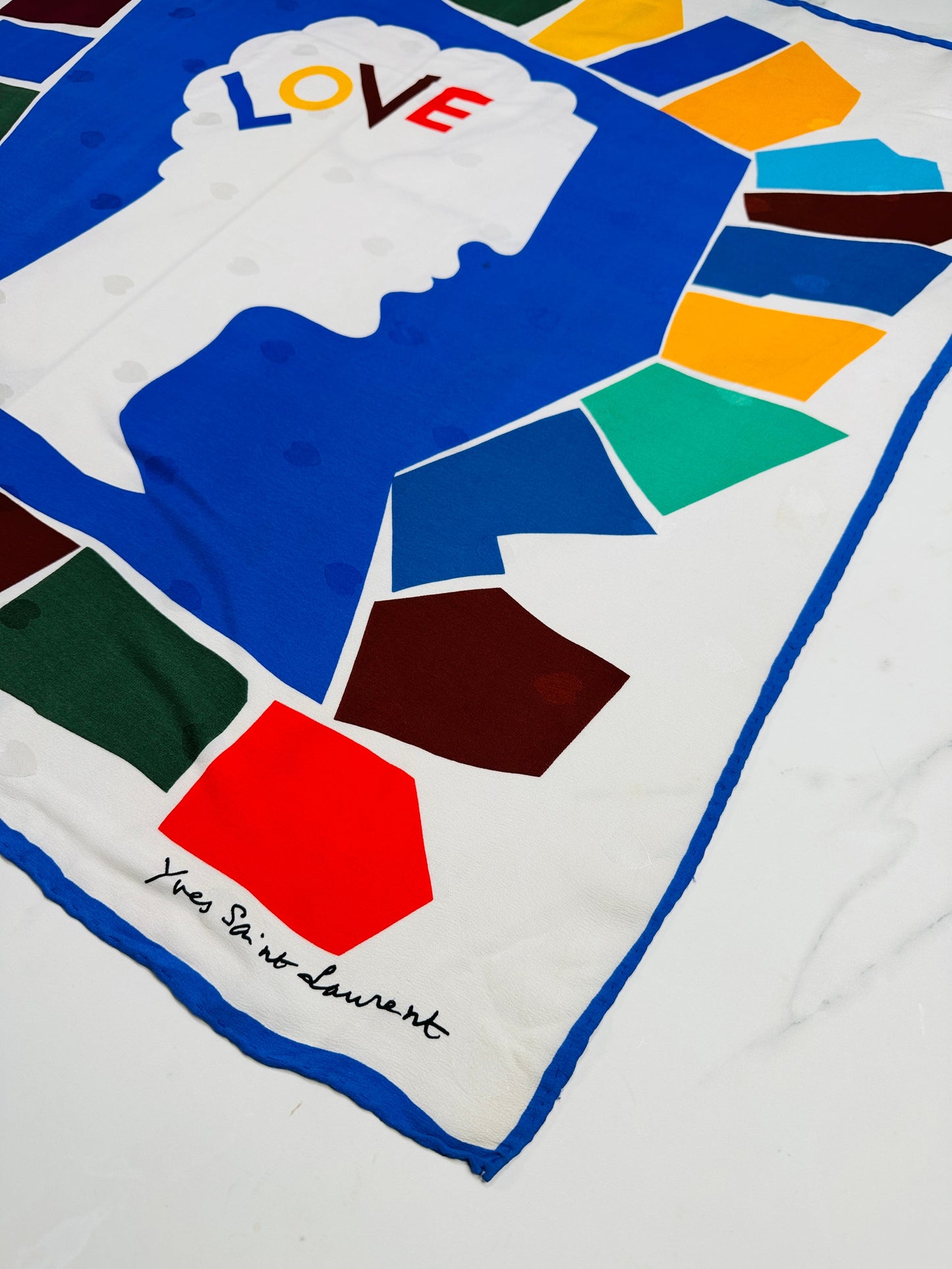 Carré Yves Saint Laurent en soie bleu et blanc Love vintage authentique