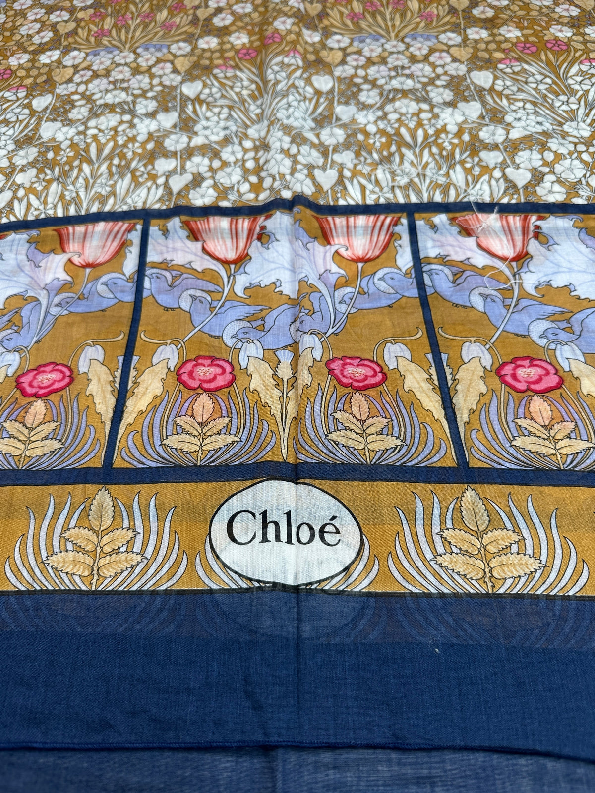 Paréo Chloé en coton bleu marine et ocre motif floral vintage authentique