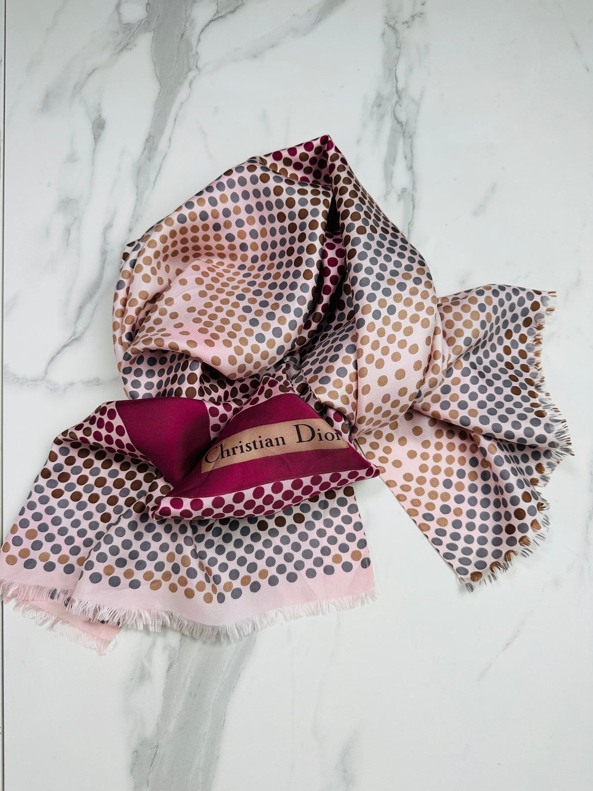 Foulard en soie à pois rose et bordeaux Christian Dior vintage authentique