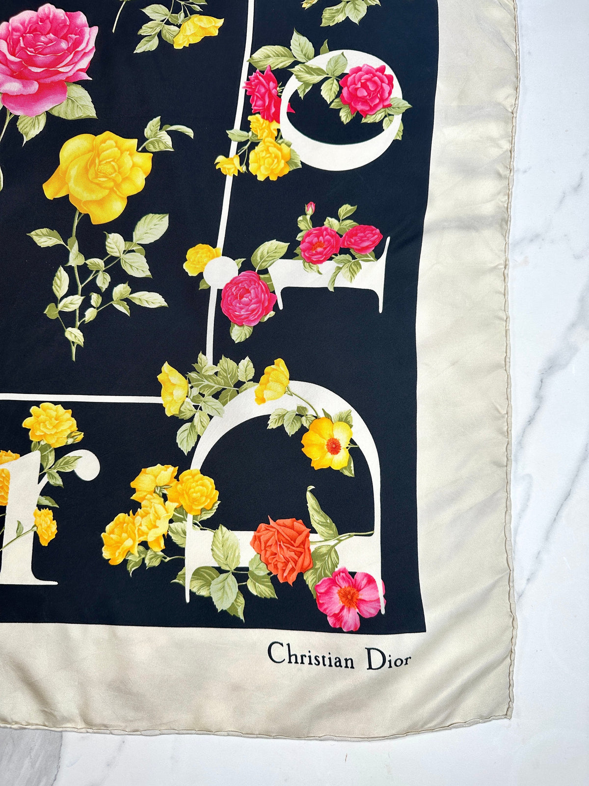 Foulard en soie noire à motif de roses Christian Dior vintage authentique