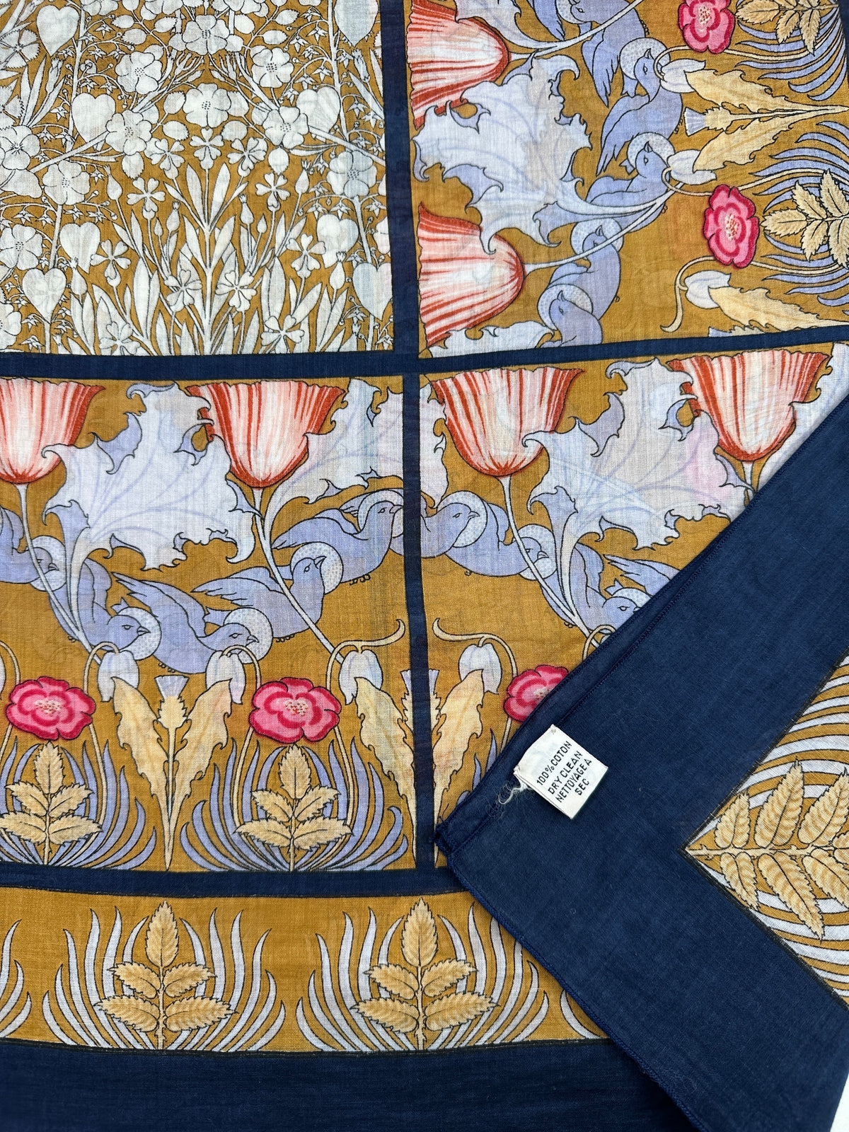 Paréo Chloé en coton bleu marine et ocre motif floral vintage authentique