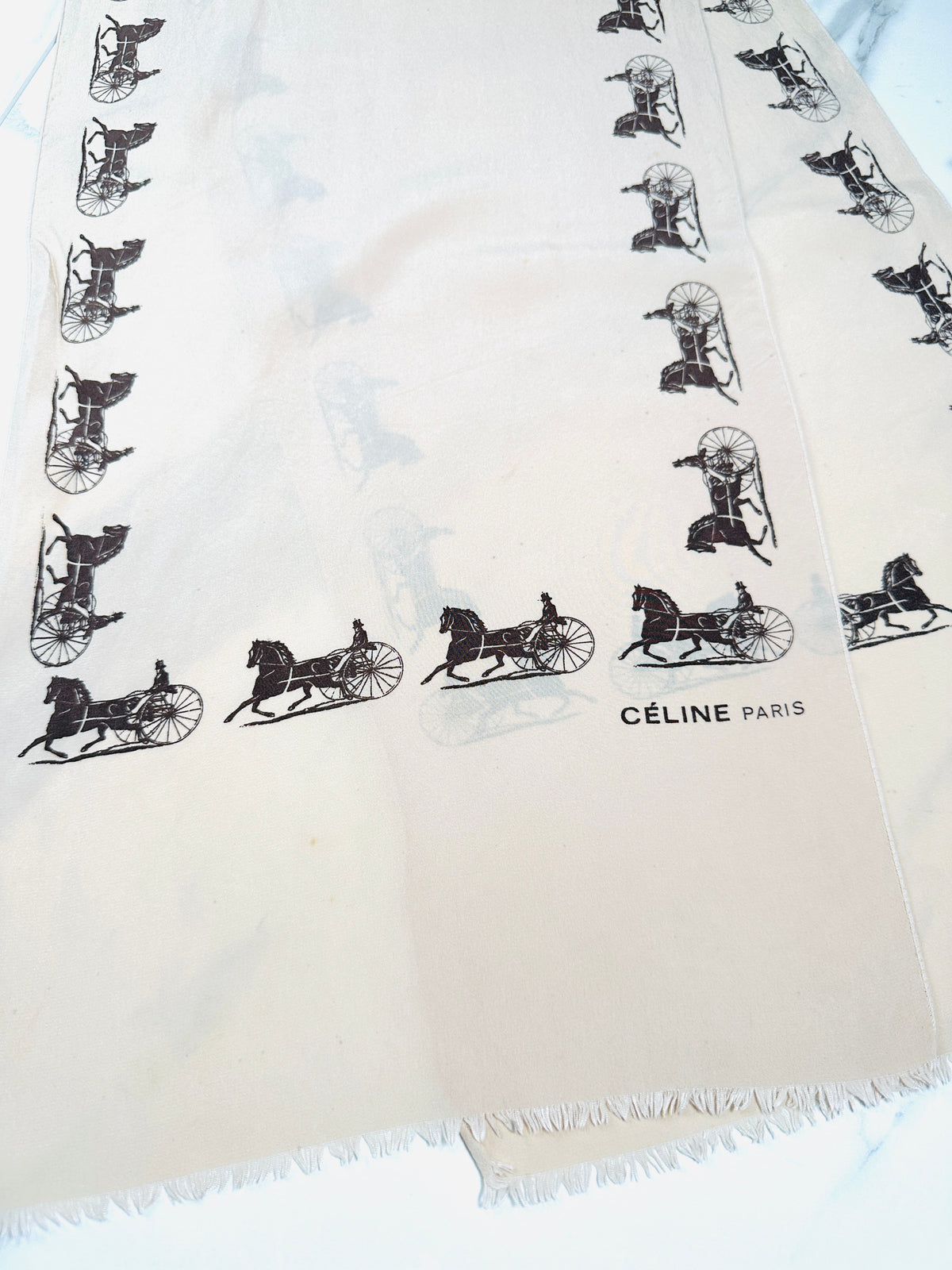 Foulard Céline en soie crème et noir motif équestre vintage authentique