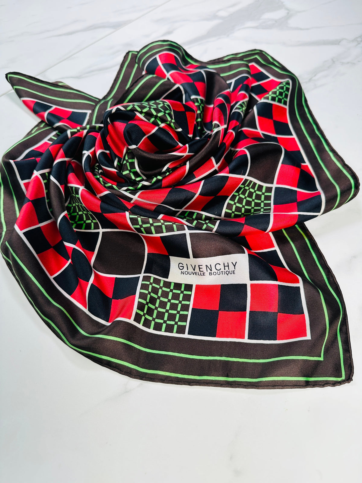 Foulard en soie vintage authentique Givenchy à motif géométrique marron, vert et rouge