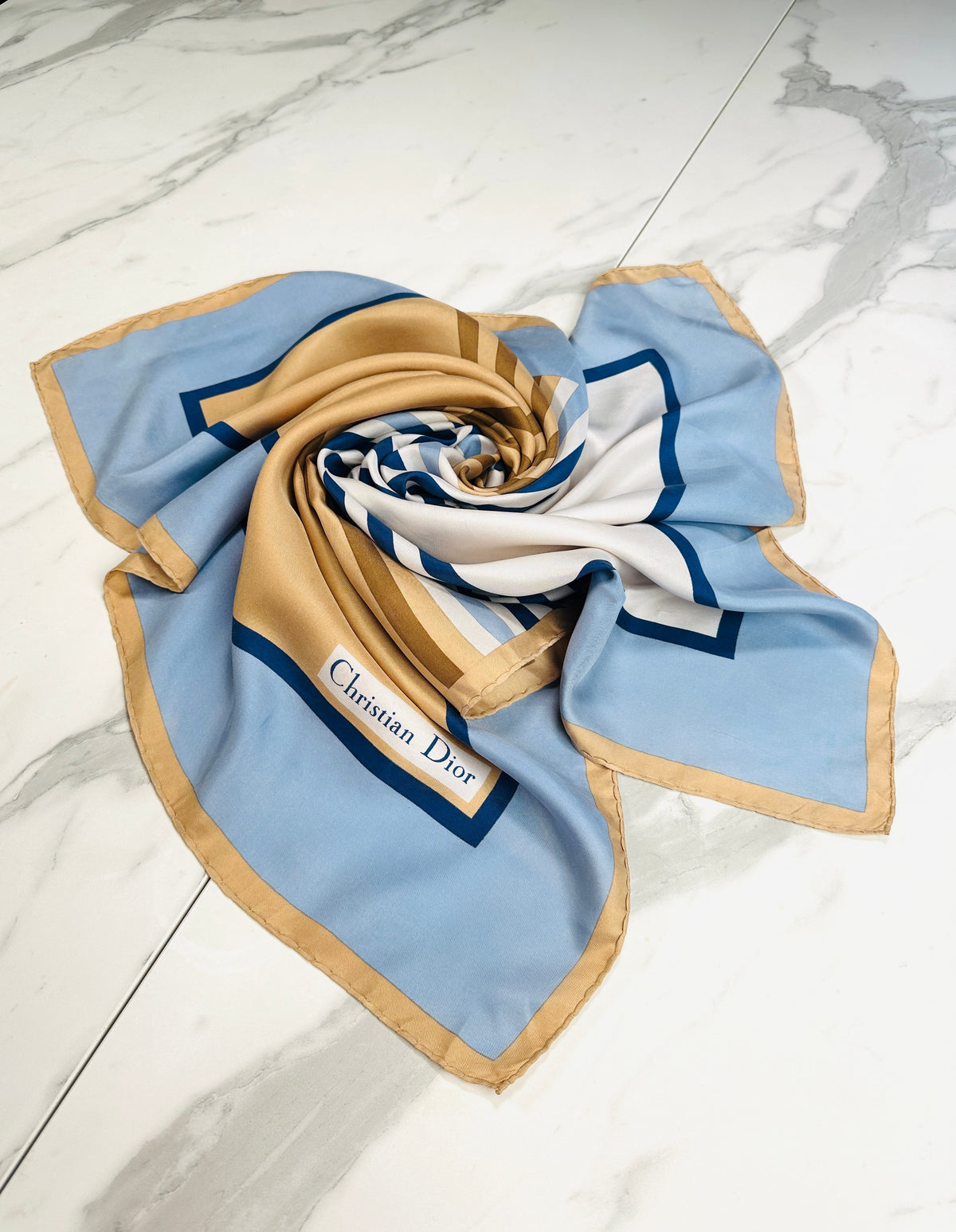 Foulard en soie satinée bleu et bronze à motif rayé Christian Dior vintage authentique