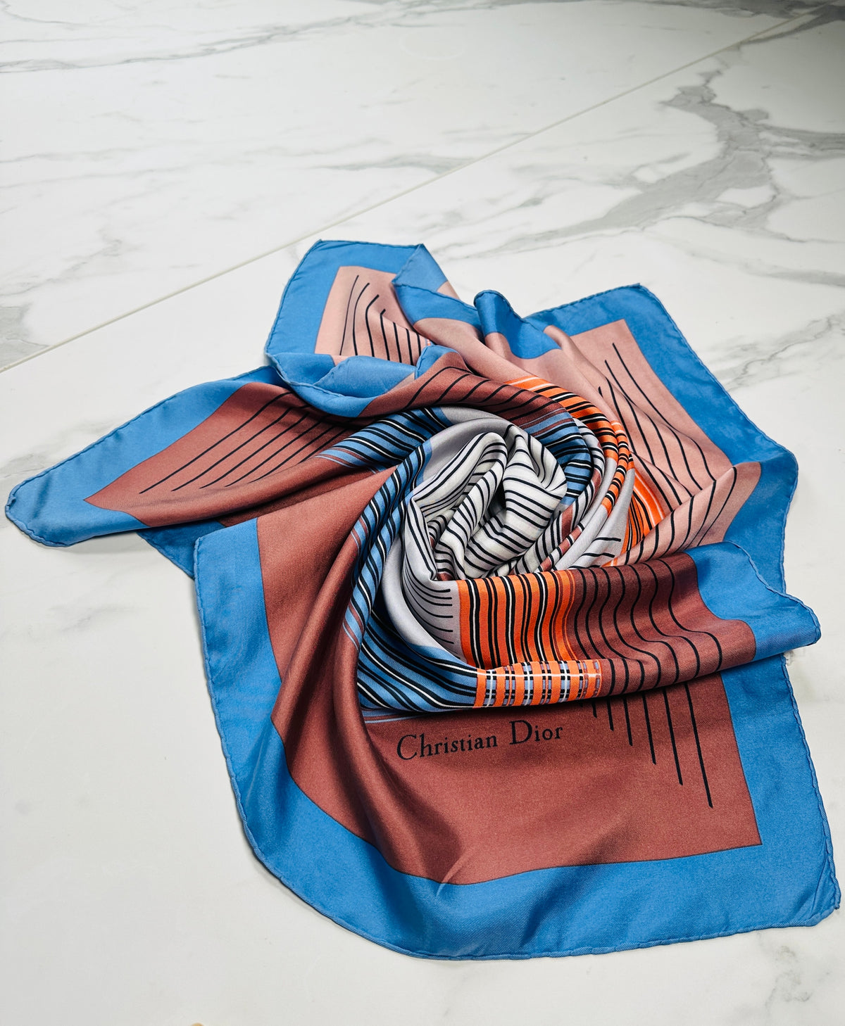 Foulard Dior Vintage Authentique en Soie à Motif Géométrique Bleu et Bronze