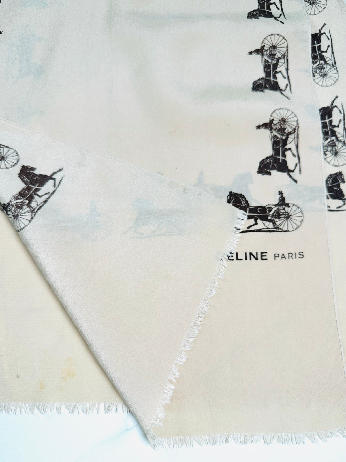 Foulard Céline en soie crème et noir motif équestre vintage authentique