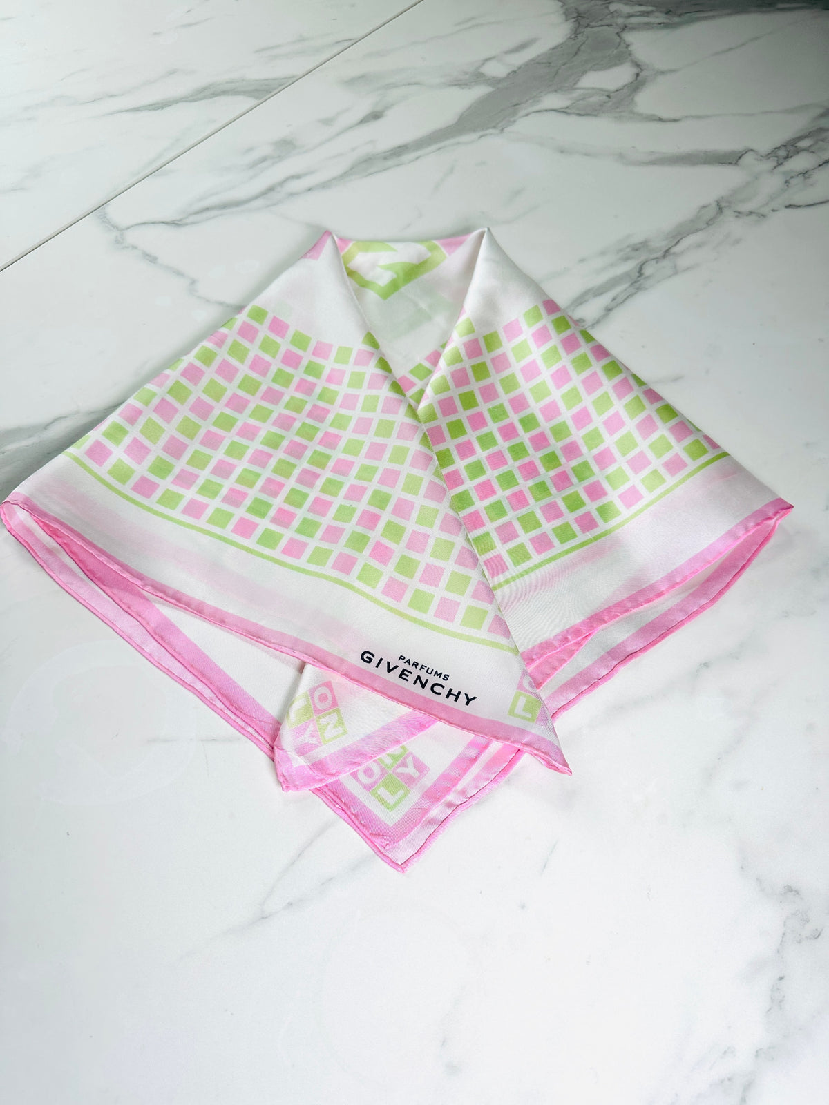 Foulard en soie géométrique blanc et rose Givenchy vintage authentique