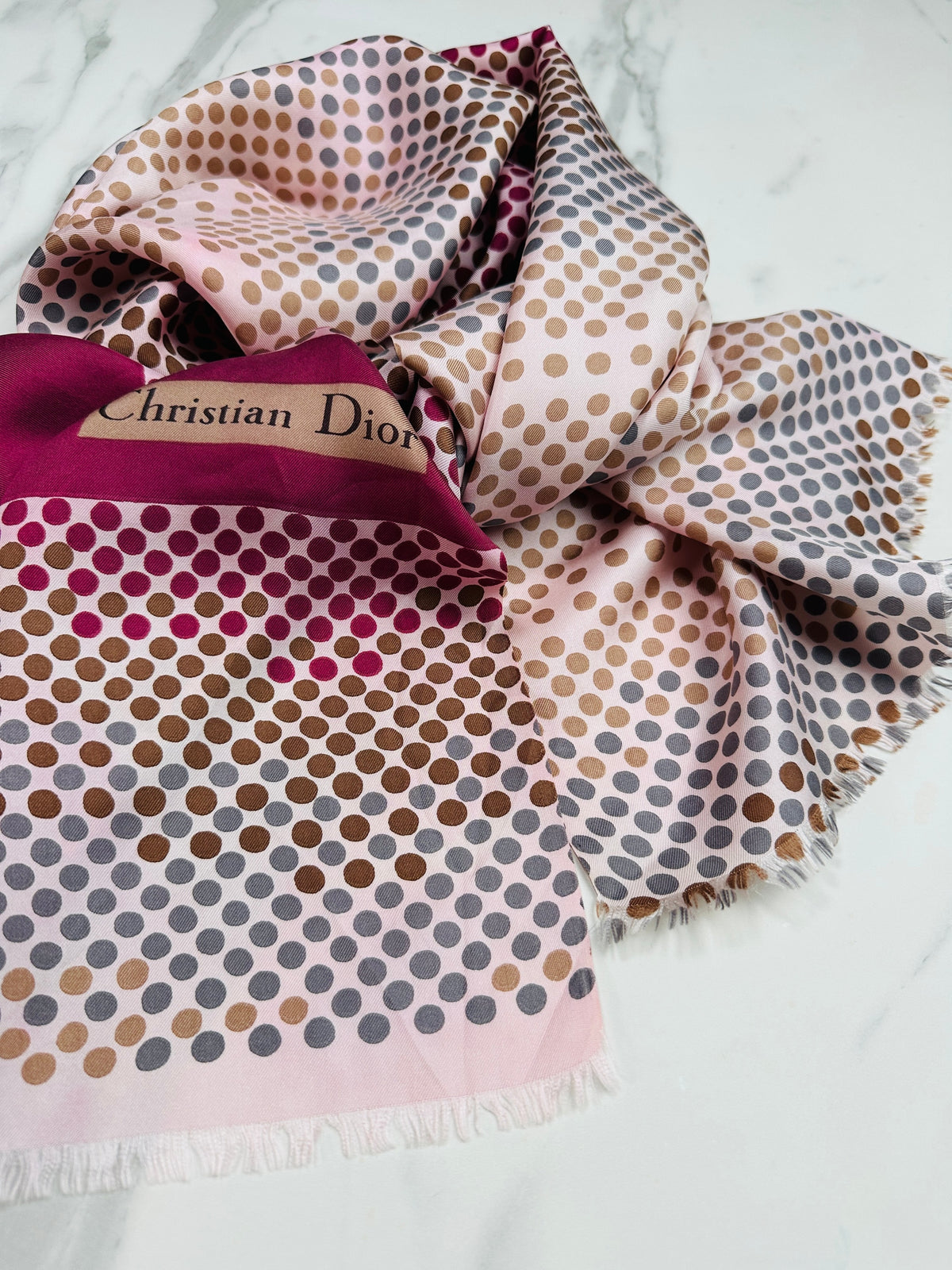 Foulard en soie à pois rose et bordeaux Christian Dior vintage authentique