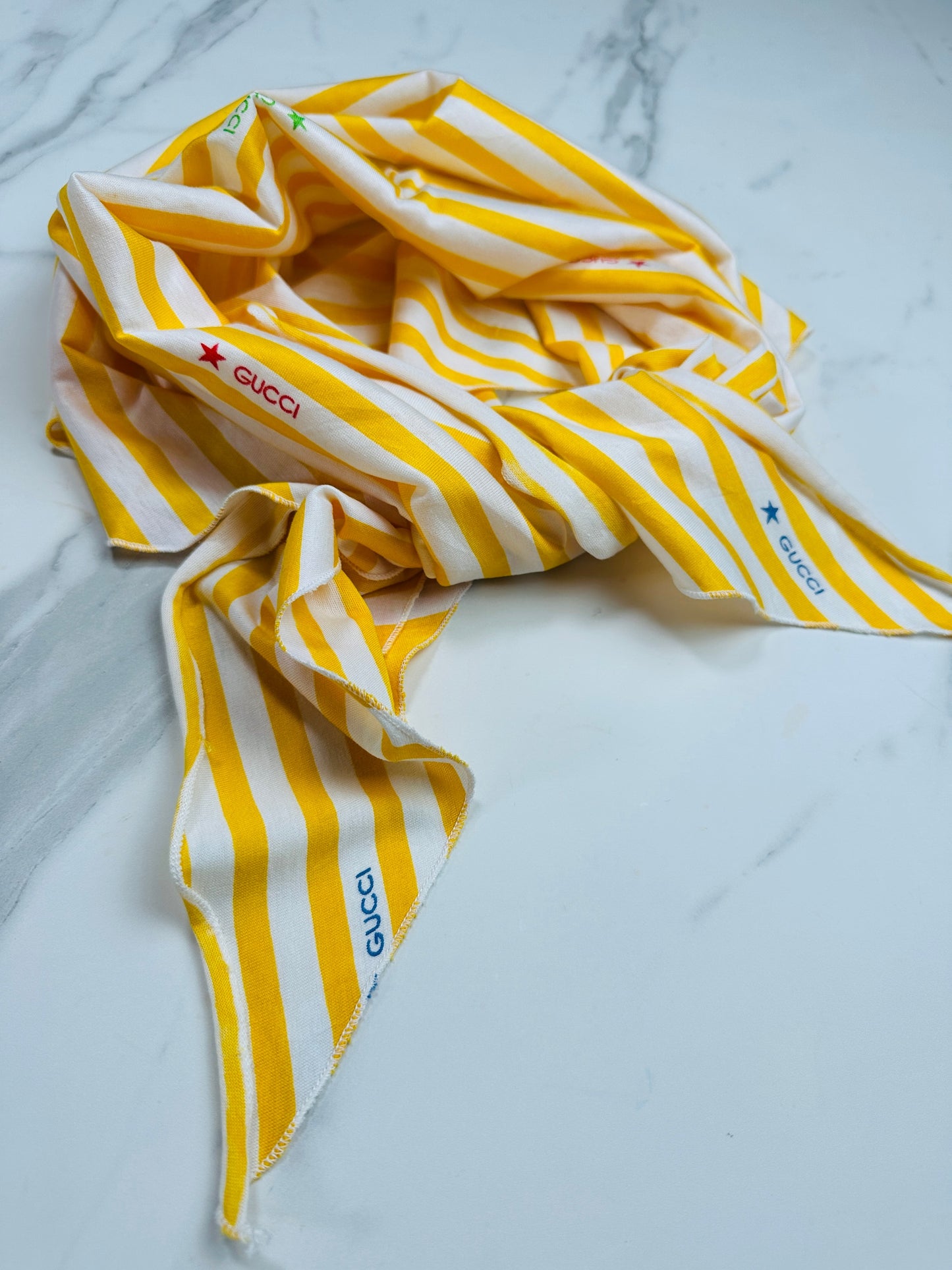 Bandana Gucci en coton jaune et blanc motif rayures vintage authentique