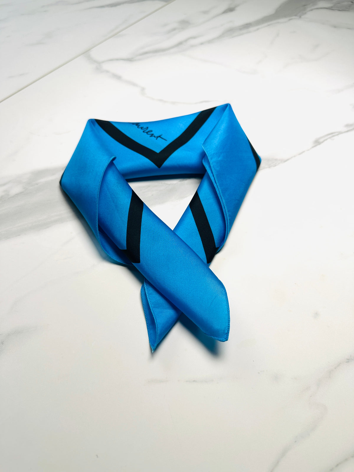 Mini Foulard en Soie Bleu Vintage Authentique Yves Saint Laurent Rive Gauche