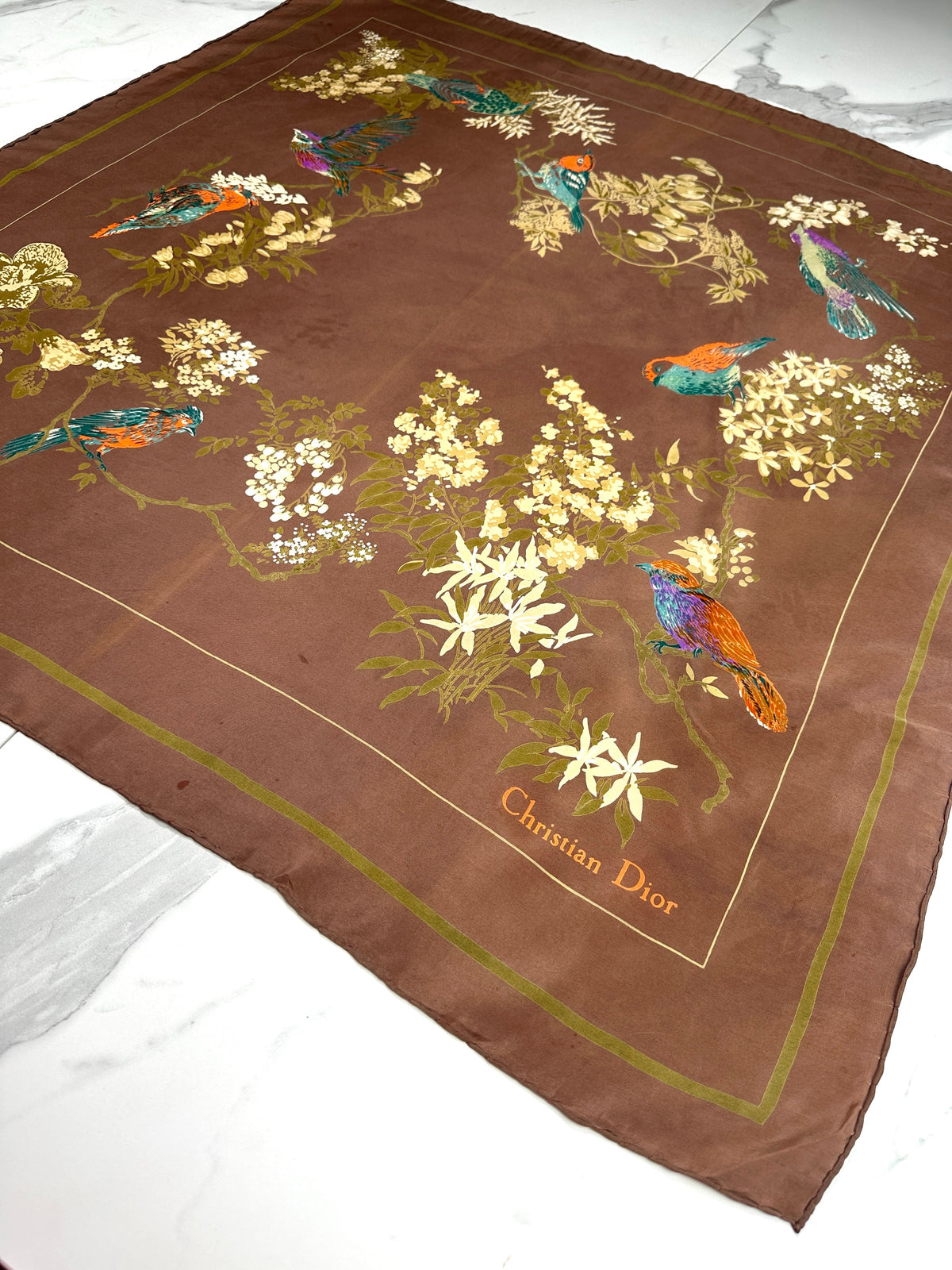 Carré Christian Dior en soie marron et orange néon motif floral vintage authentique