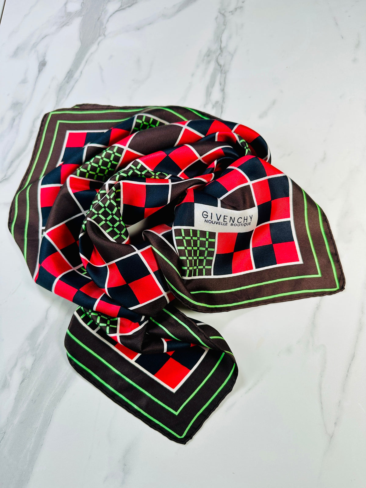 Foulard en soie vintage authentique Givenchy à motif géométrique marron, vert et rouge