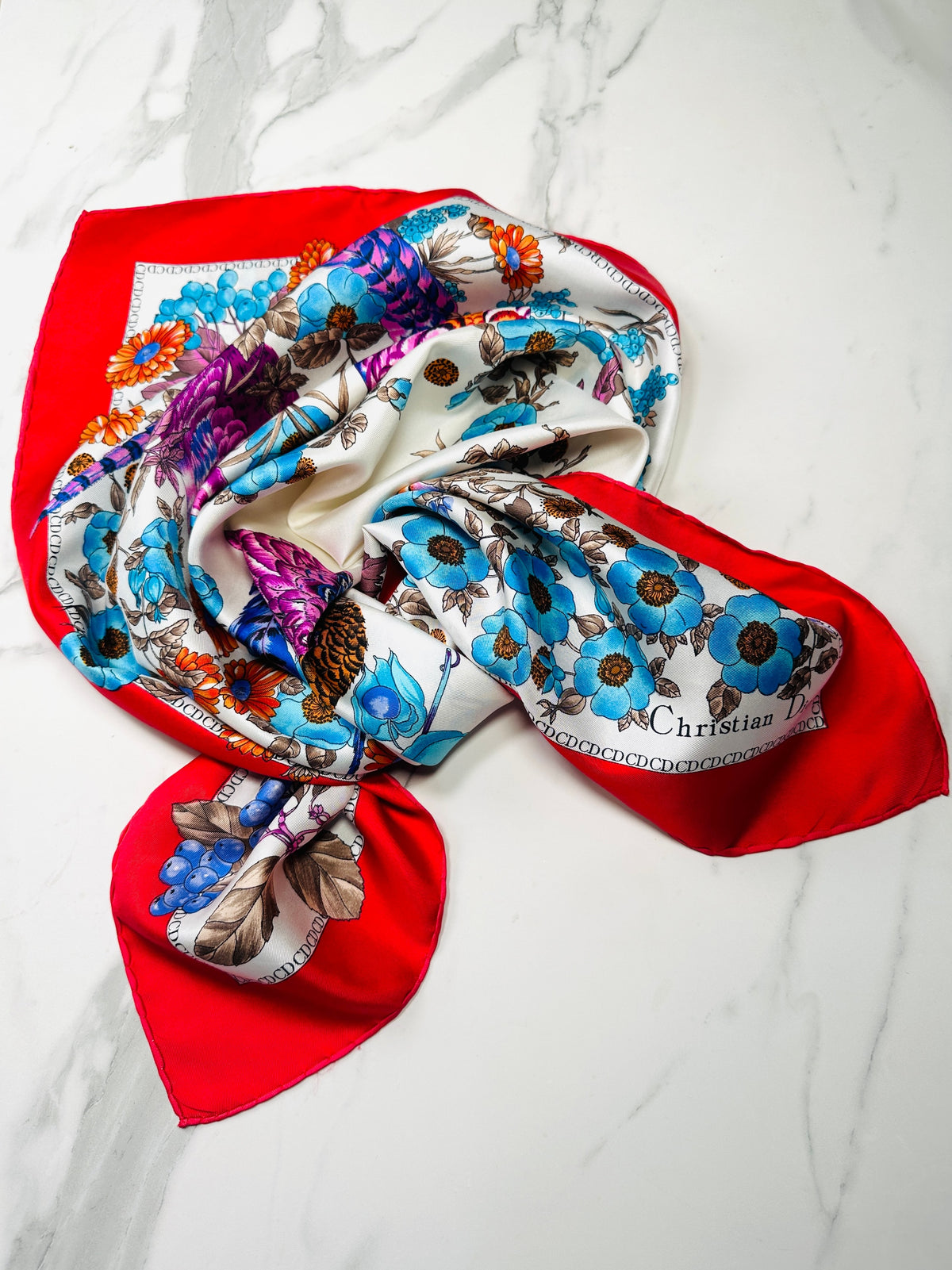 Grand foulard Christian Dior en soie rouge et blanche avec motif floral vintage authentique