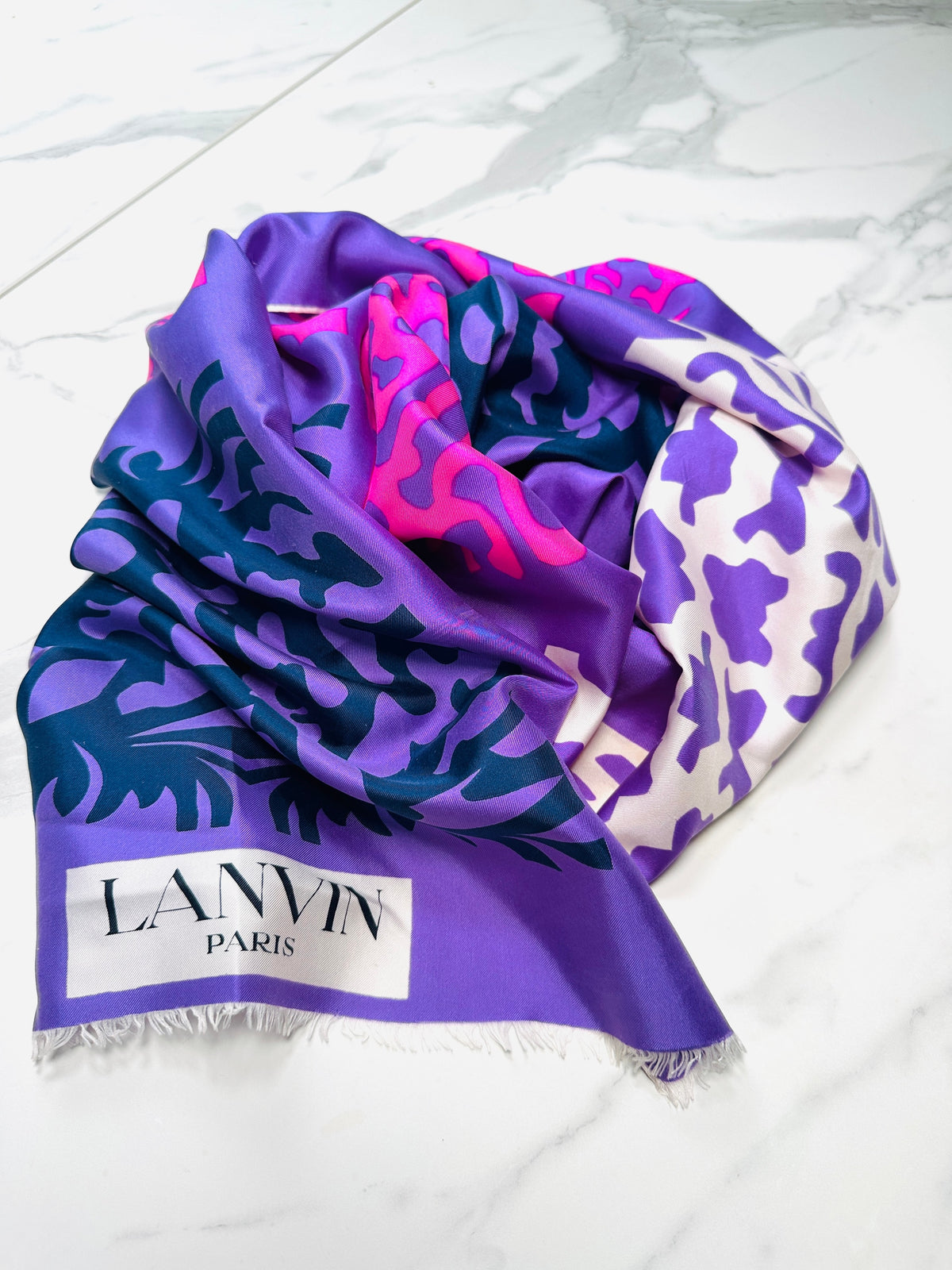 Foulard Lanvin Vintage Authentique en Soie à Motif Abstrait Violet et Rose