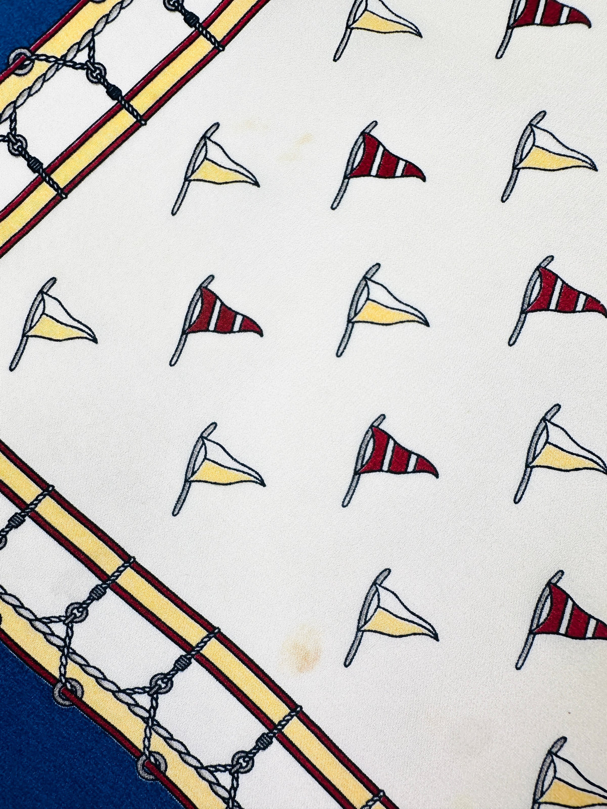 Foulard Céline en soie beige et bleu motif marin vintage authentique